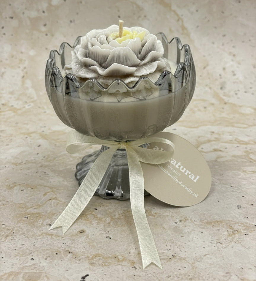Silent Bloom – Luxury Gift Candle