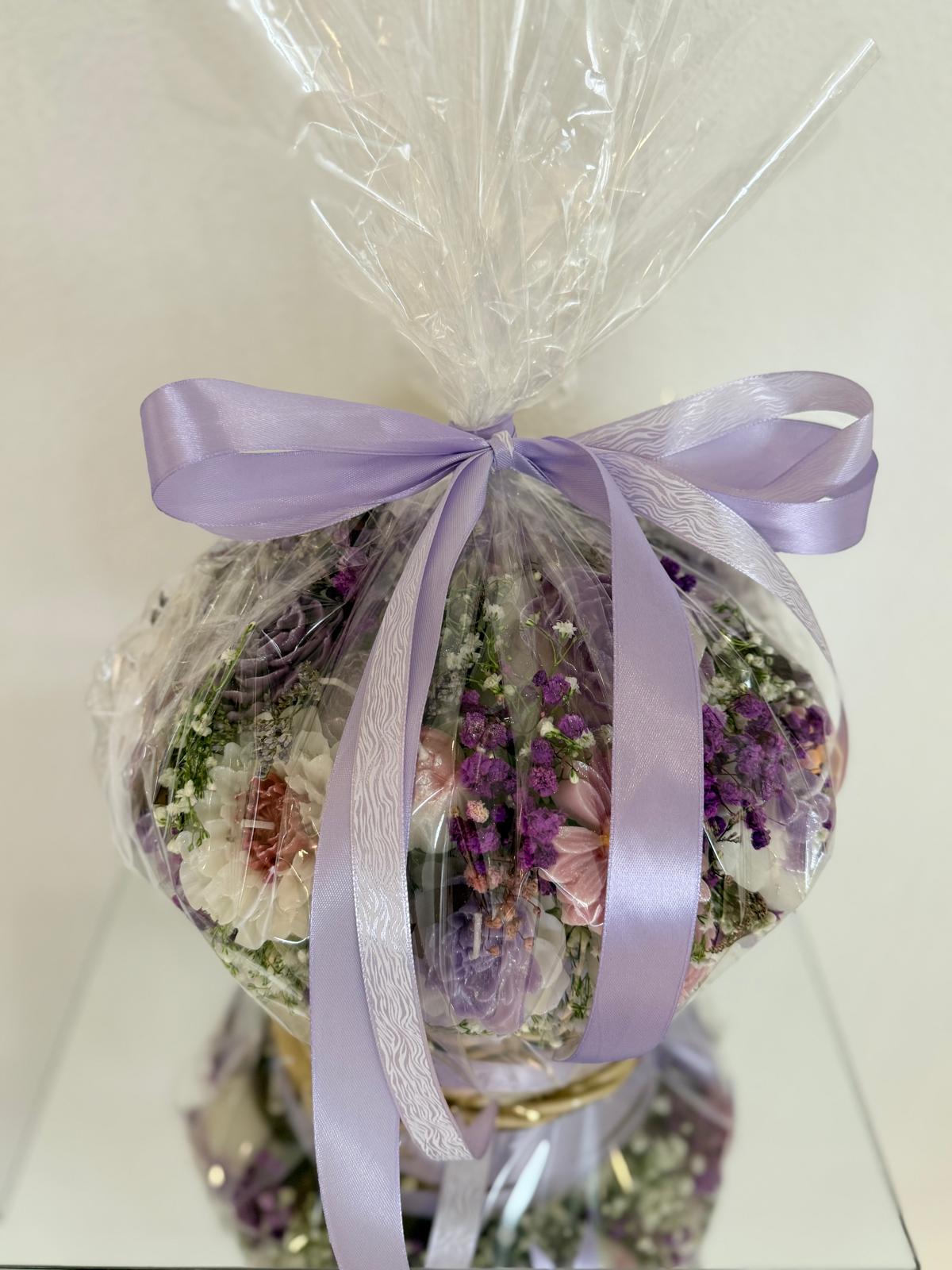 Bloemen - en kaarsenboeket