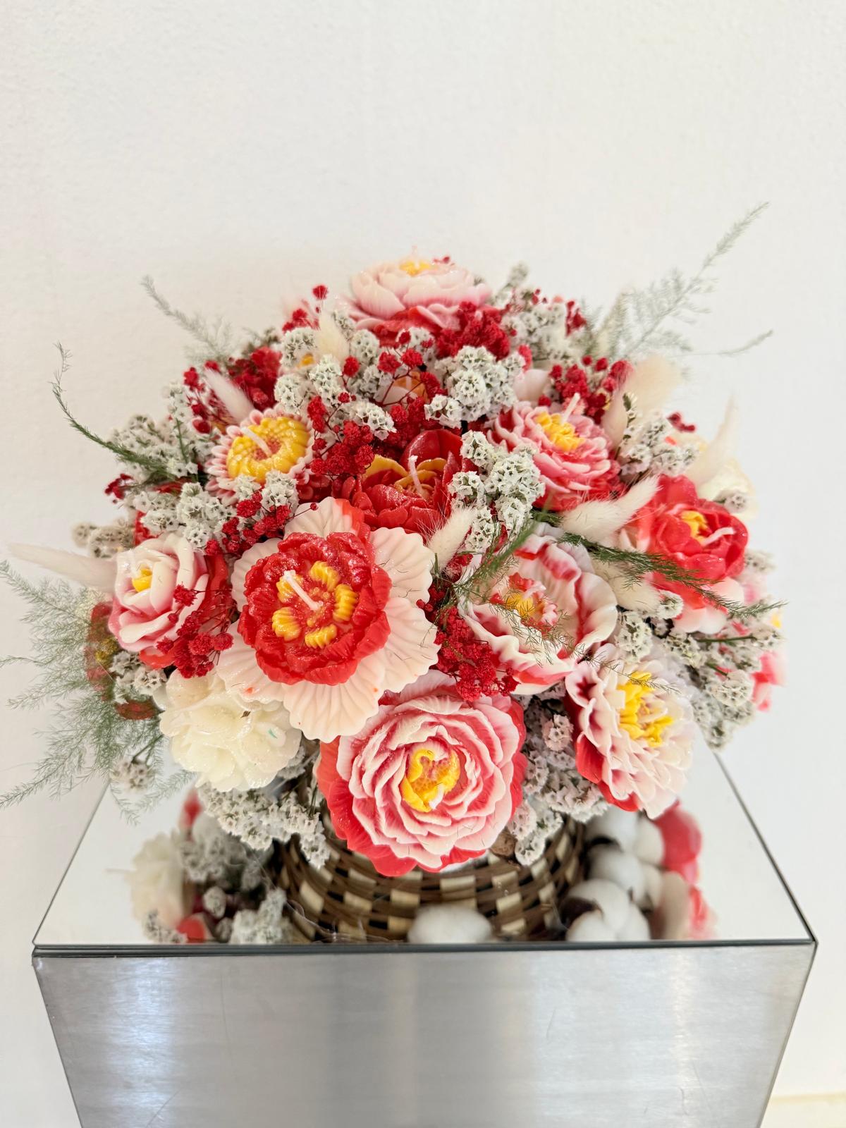 Bloemen - en kaarsenboeket