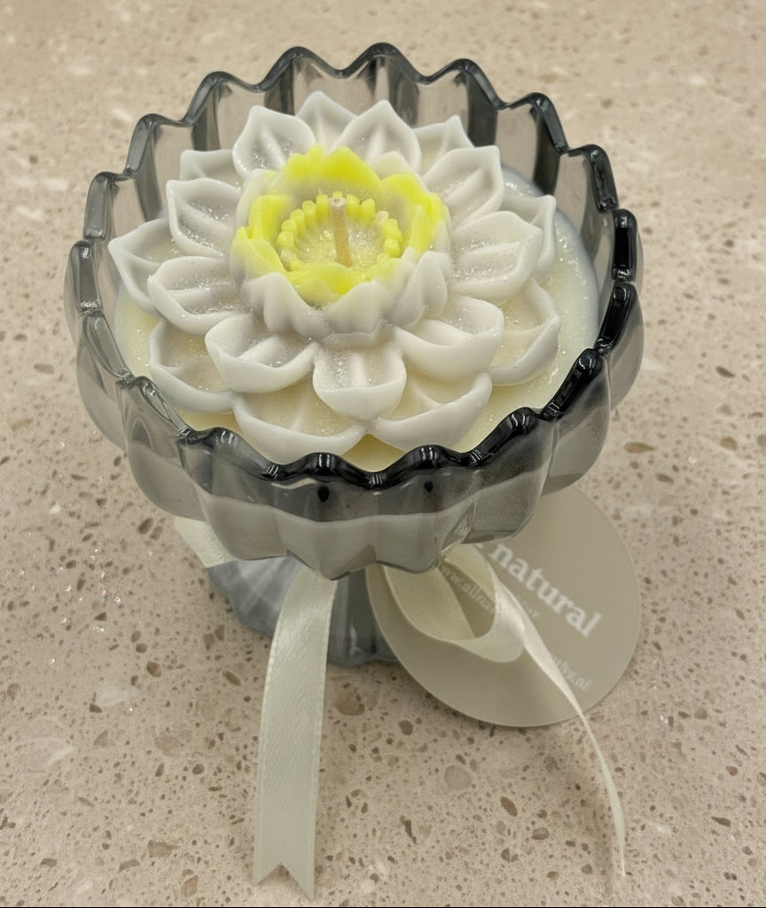 Silent Bloom – Luxury Gift Candle